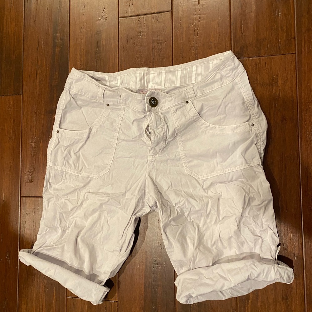 Fresh produce women’s shorts size M